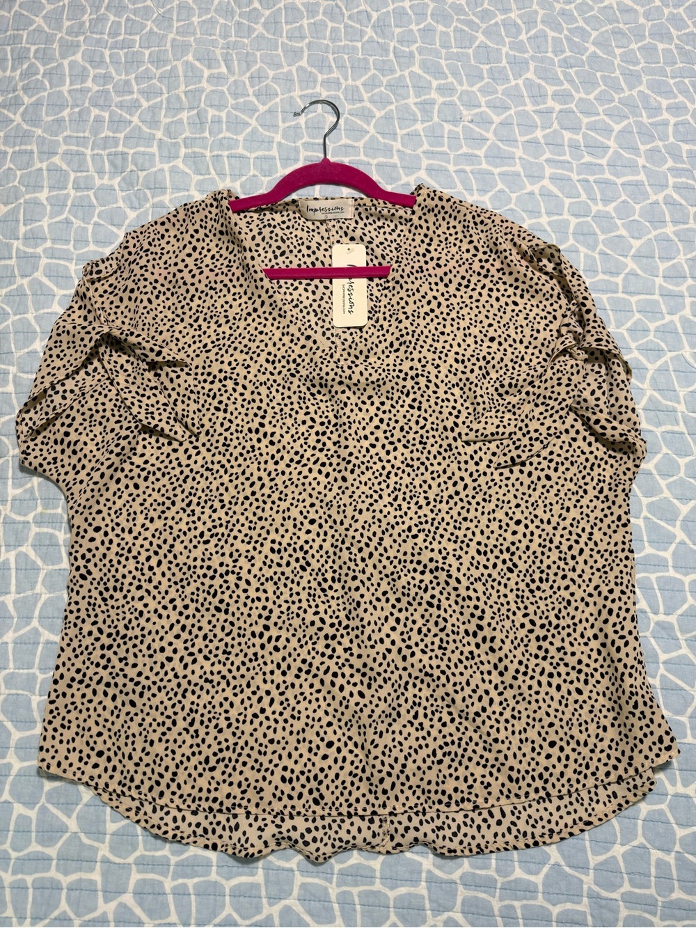 NWT Impressions Boutique V-Neck Blouse - Beige/Black Size Small